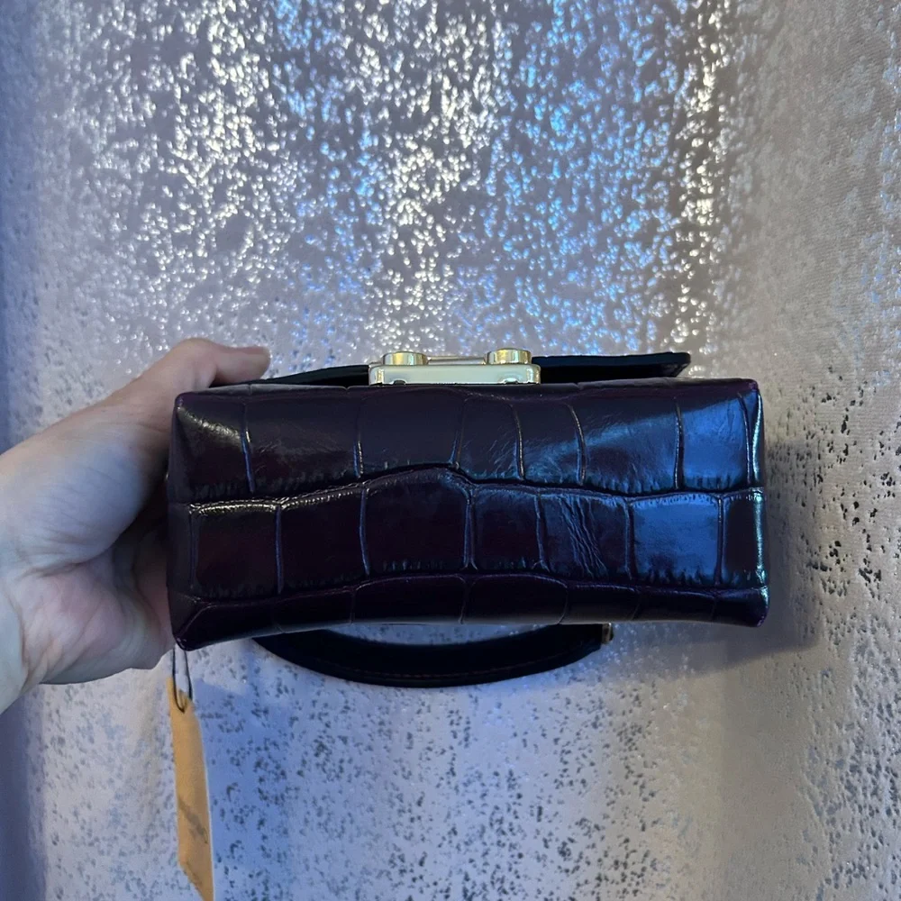 💕Valentino Croc-Embossed Crossbody Bag